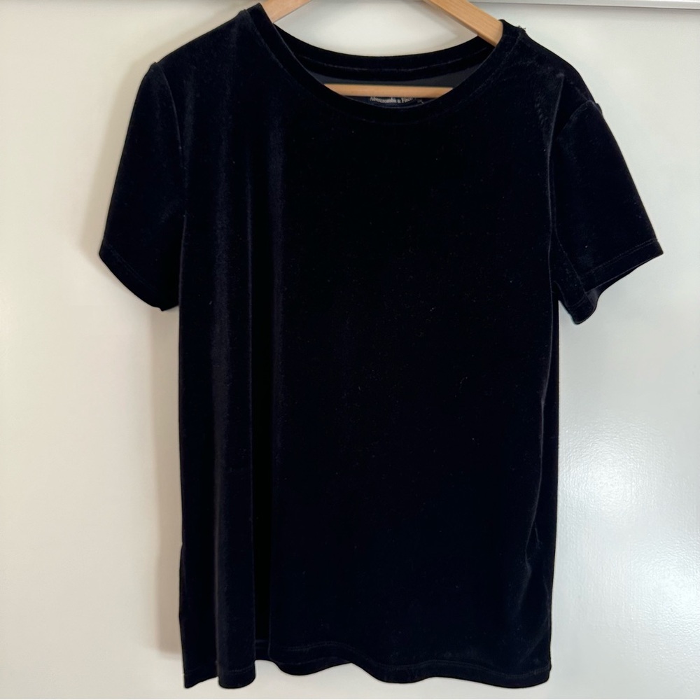 Abercrombie and Fitch‎ Velvet Short Sleeved Tee